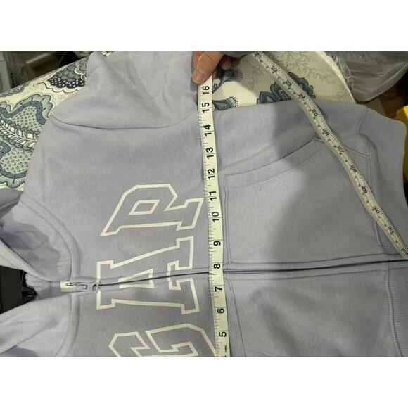 {SOLD} NWT Gap Kids Relaxed Lavender Purple Logo Zip Hoodie- Size Medium (8) - Picture 7 of 9